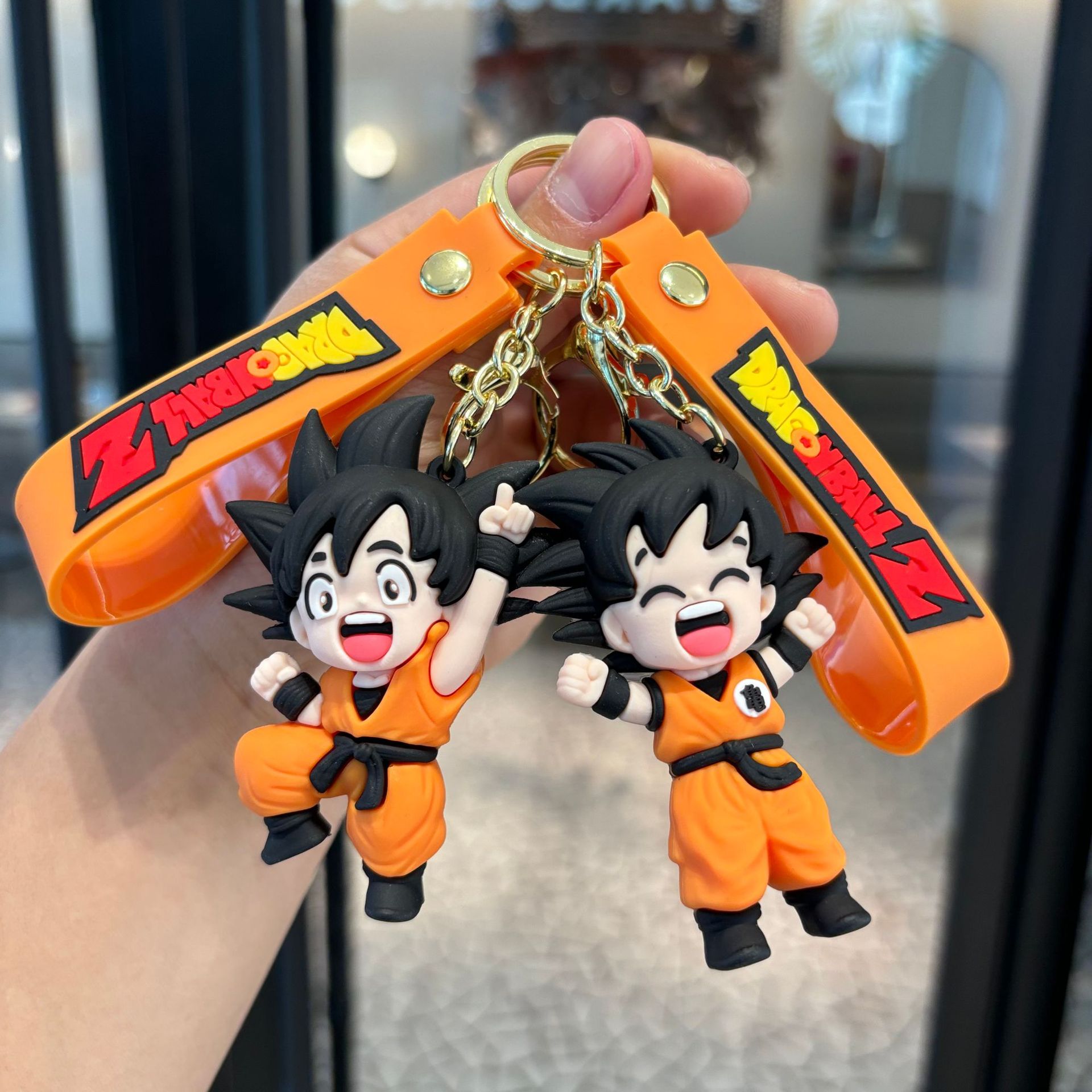 ドラゴンボールZ 孫悟空キーホルダー かわいい3D PVCフ - Car Accessories Japan のレビューと価格