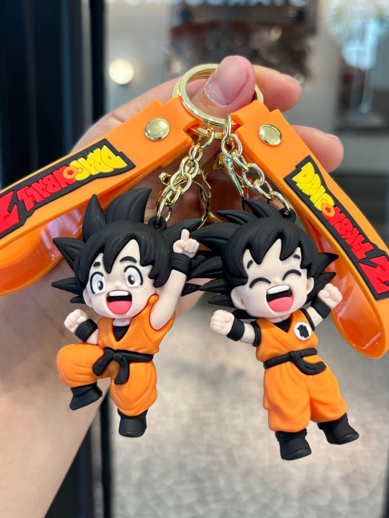 ドラゴンボールZ 孫悟空キーホルダー かわいい3D PVCフ - Car Accessories Japan のレビューと価格